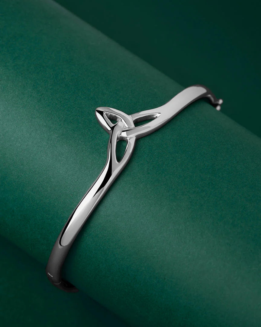 Solvar Silver Trinity Knot Front Bangle