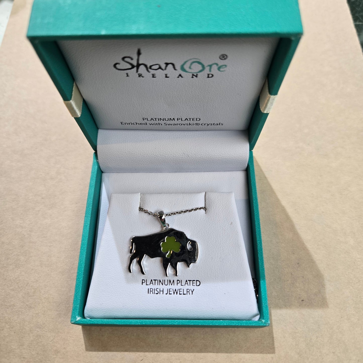 Platinumware Buffalo w/Shamrock-Pendant
