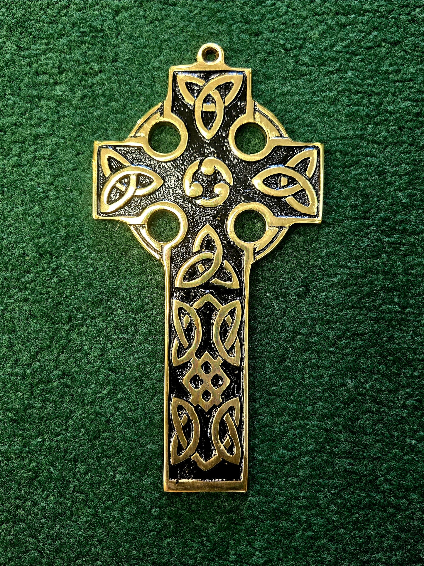 Brass Celtic Cross Flat Medium Black