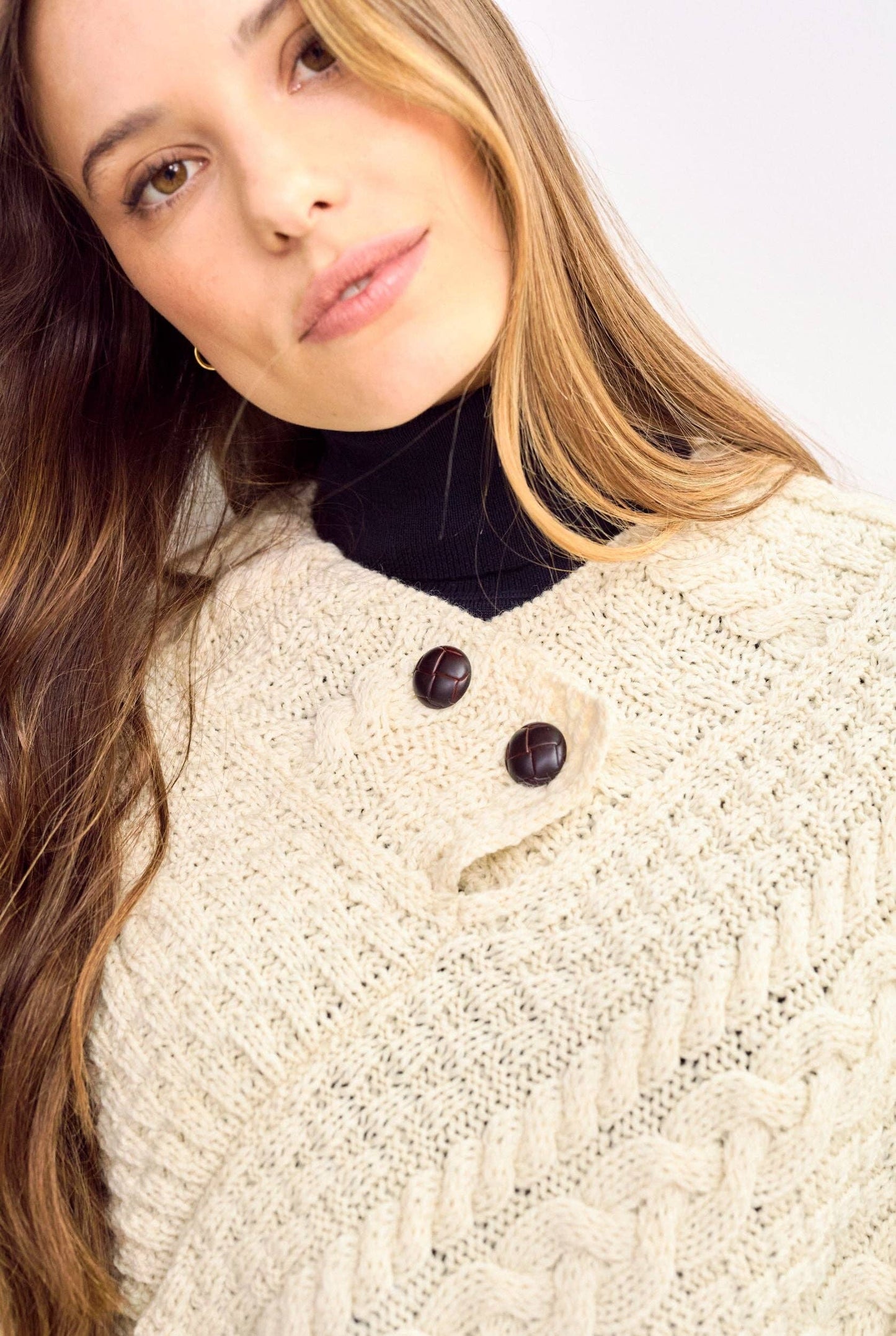 Easkey Ladies Classic Aran Button Poncho - Cream