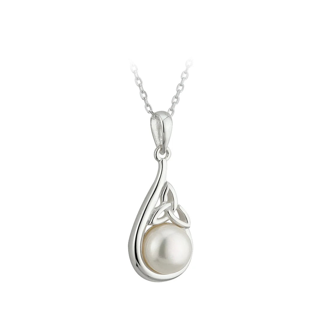 Solvar Teardrop Trinity w/Peral Pendant