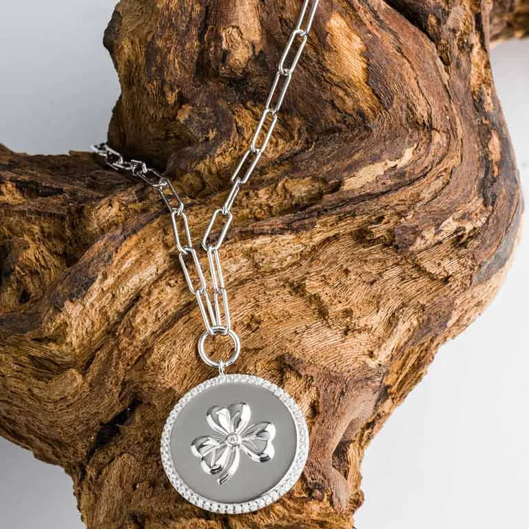 Celtic Paper Clip Medallions-Shamrock
