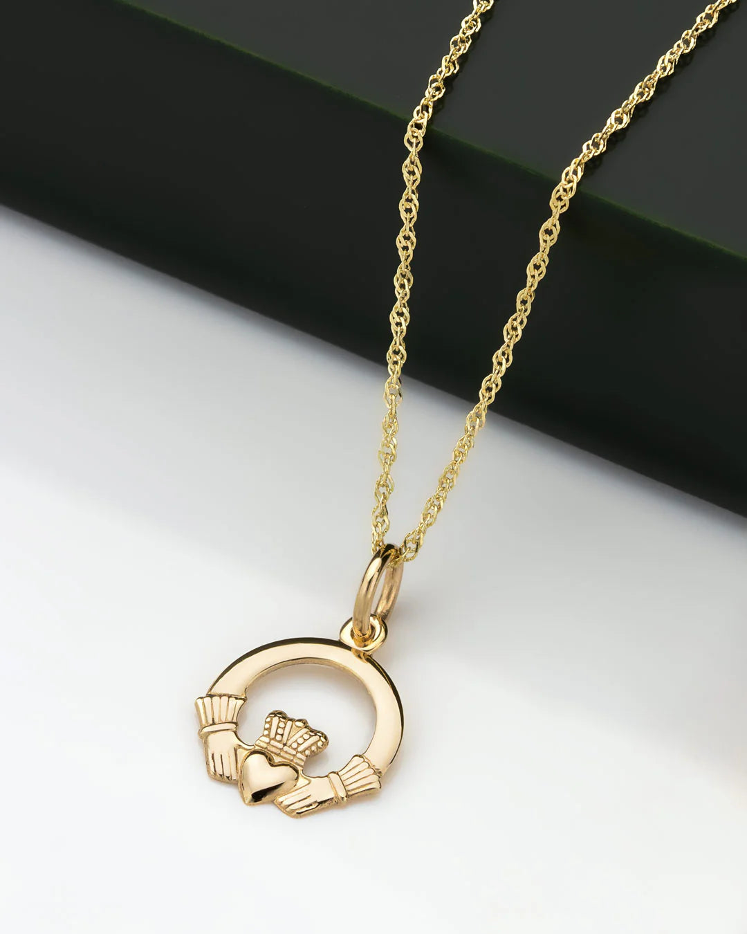 Solvar 10K Claddagh Necklace