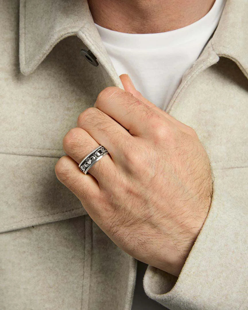 Gents Oxidised Silver Claddagh Band