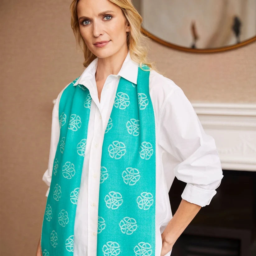 Patrick Francis Celtic Knot Wool Scarf in Spectra Green