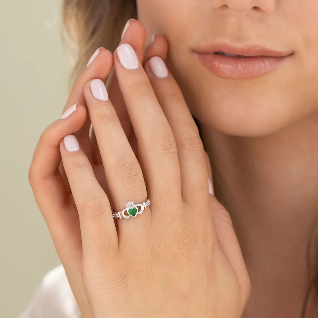 Silver Emerald CZ Shoulders Claddagh Ring